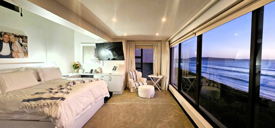 5 Bedroom Property for Sale in Calypso Beach Western Cape